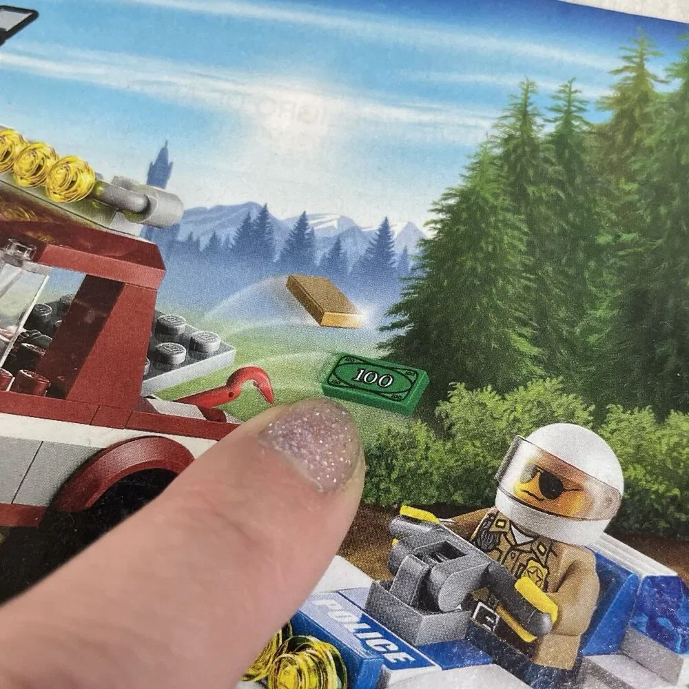 LEGO City Forest Police Robber's Hideout 4438 & Police Pursuit 4437 W/ Manuals